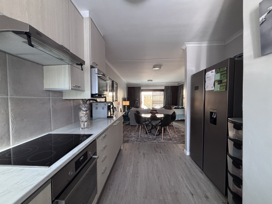 To Let 2 Bedroom Property for Rent in Parklands Western Cape